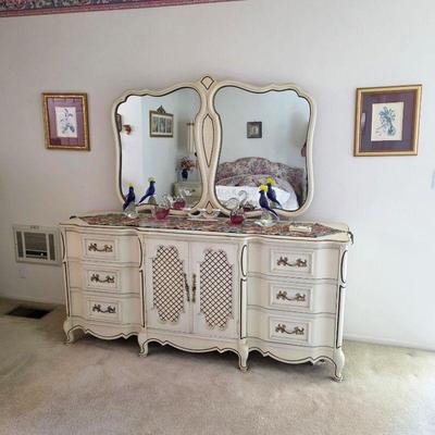 Vintage Bassett French Provincial dresser