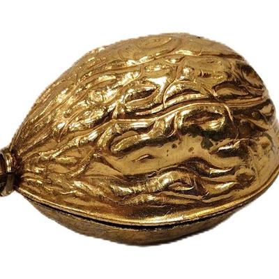 Walnut shape sewing kit