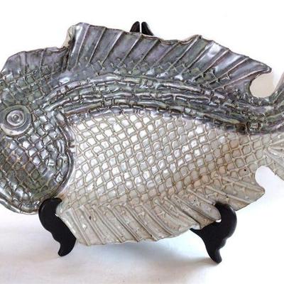 B SAMPSON STUDIO POTTERY FISH PLATTER