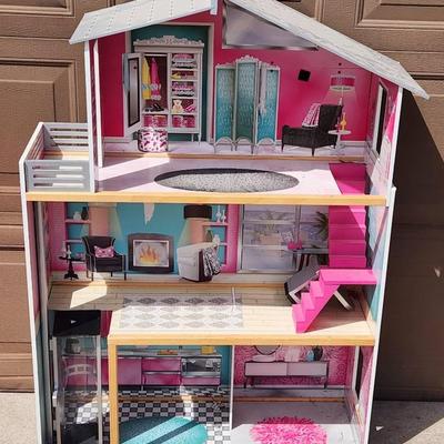 Kidkraft Dollhouse