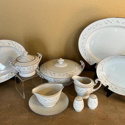 Complete Noritake Heather Serving & Dishwater Collection