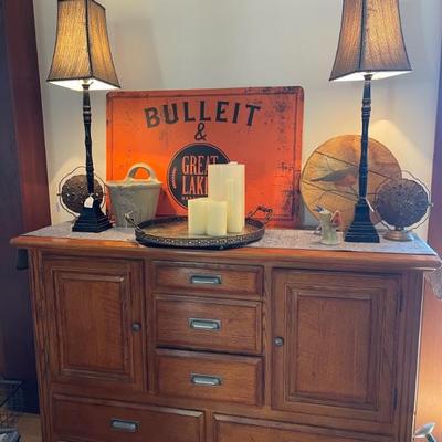 Entry way piece 