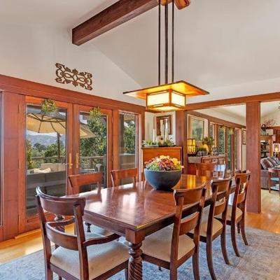 Formal dining room 