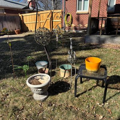 Filigree Bird Yard Art/Ceramic Pots & More