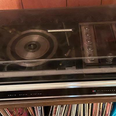 MCM Electrophonic AM/FM Turntable W/ Sansui SP 50 Speaker Set