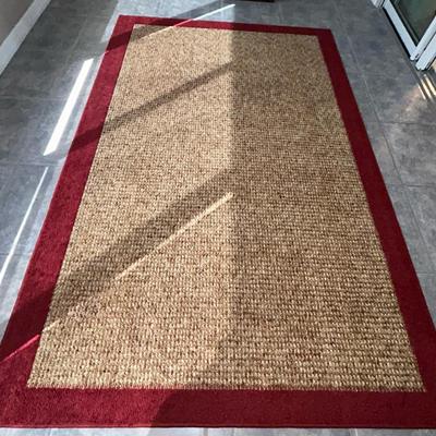 Red/tan Rug