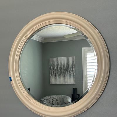 White Round Mirror