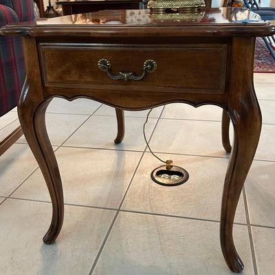 Ethan Ellen End Table W/ Drawer