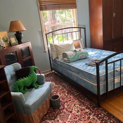 FULL BED FRAME
DISPLAY/BOOK CABINET