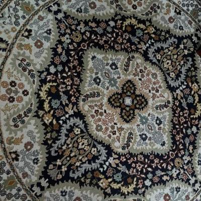 6 FT. ROUND RUG
