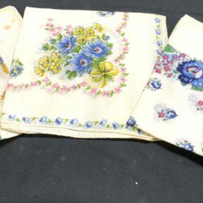 Lot 3 Vintage Assorted Floral Table Linens
