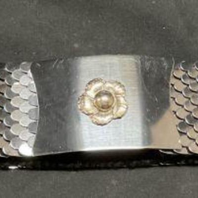 Silver Tone Metal Flower Buckle Stretch Belt

