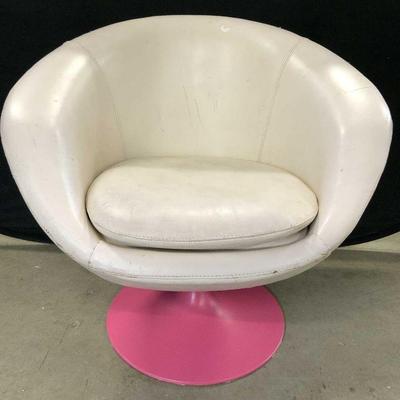 MCM Faux Leather Swivel Lounge Chr W Metal Base
