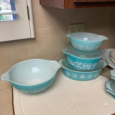 Vintage Pyrex, Lodge Cast Iron Pans