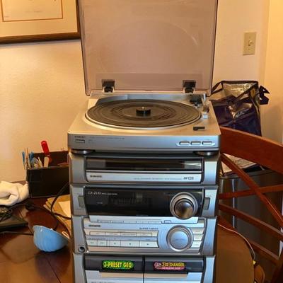 Vintage 1999 AIWA Stereo Turntable Speakers System