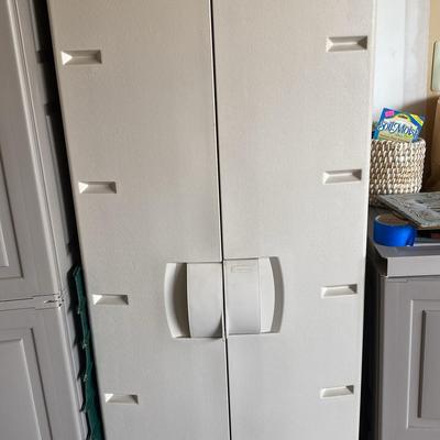 Rubbermaid Cabinet