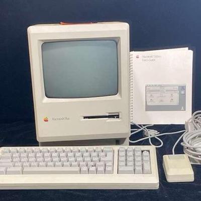 Vintage Apple Macintosh Plus 