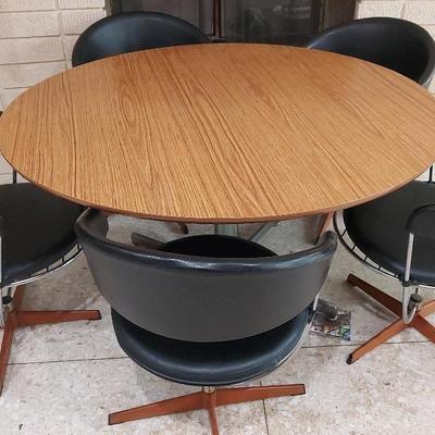 MCM DINING TABLE WITH 5 CHAIRS 