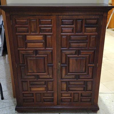 VINTAGE 2-DOOR CABINET PERFECT FOR WINE & LIQUOR
