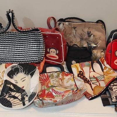 LARGE HANDBAG LOT 