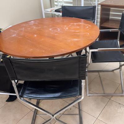 PEDESTAL TABLE WITH 4 DIRECTOR STYLE CHAIRS 
