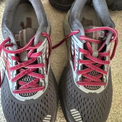 Brooks (size 9.5)