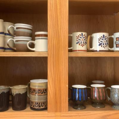 Vintage Mugs, Lot B