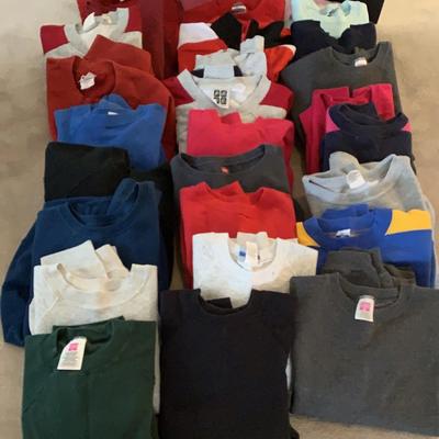Women’s Sweatshirts Size Large ￼
