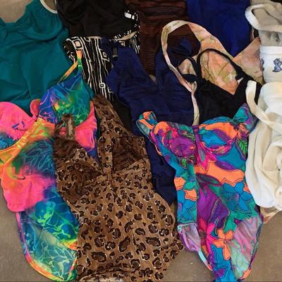 Women’s Swimsuits Size 12 To 14 ￼