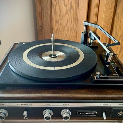 Lloyds Record Player With Built In Amplifier (works/plays)