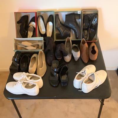 Women’s size 8 1/2 shoes