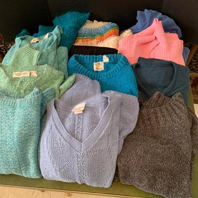 Women’s Sweaters Size Large-XL
