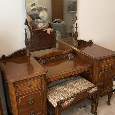 Vintage Vanity Desk And Mirror 