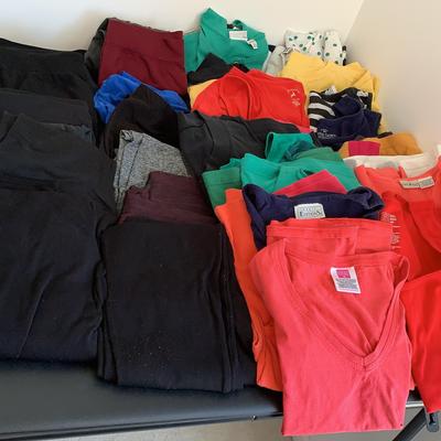 Women’s Leggings And Tank Tops Size Large -2XL