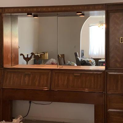 Headboard With Mirror 