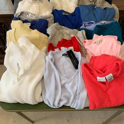 Women’s Sweaters Size Large - Extra Large 