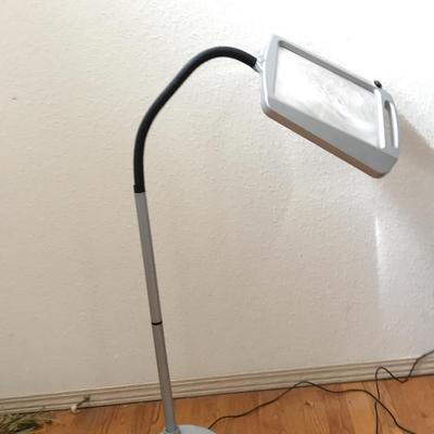 Magnifying Lamp