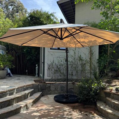 Octagonal 10ft Aluminum Cantilever Outdoor Umbrella 