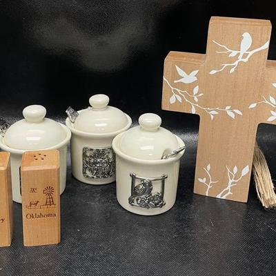"Ganz" Sugar Bowls and More Kitchen Decor