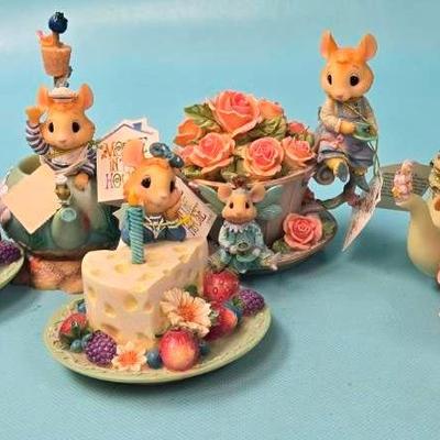 "Mouse In The House" Figurines 