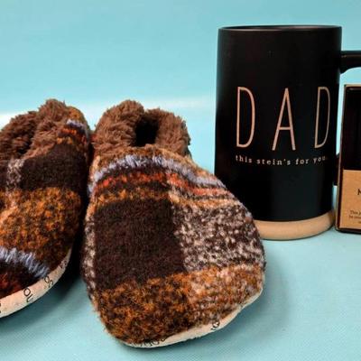 "Demdaco" and "Snoozie" Men's Assortment 