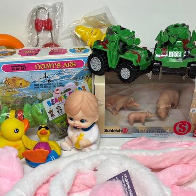 "Schleich" Pig Family Set and More