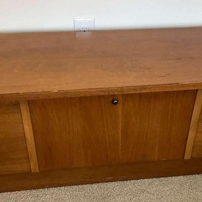 Lane Blanket Chest