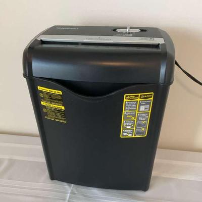 Amazon Basics shredder