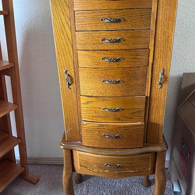 Oversized, freestanding jewelry Box 