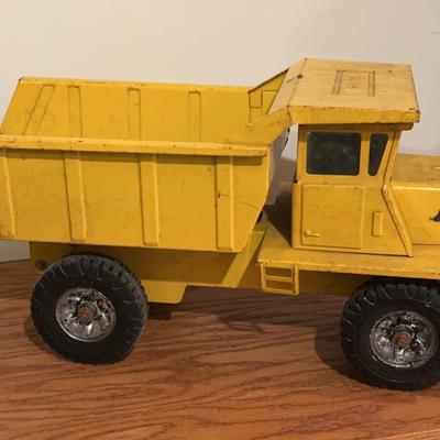 Mack Buddy L Dump Truck