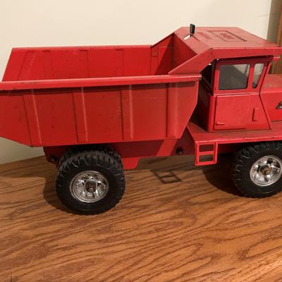 Mack Buddy L Dump Truck
