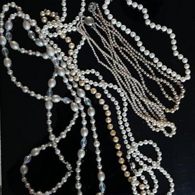 Vintage Faux Pearl Necklaces (6)