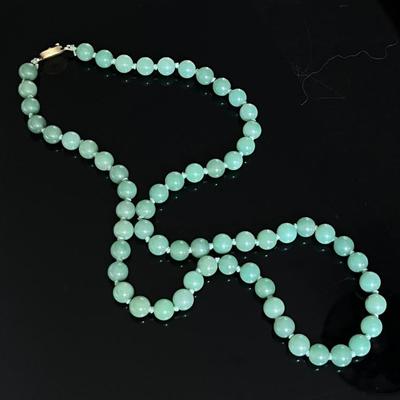 Chinese Jade Beaded Necklace, Antique 