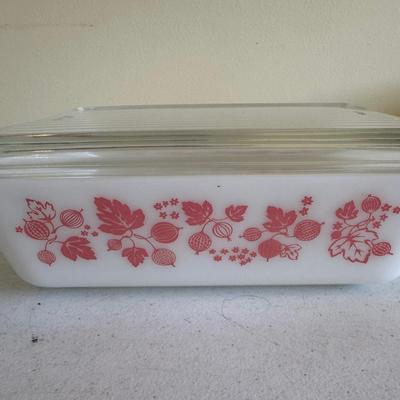 Vintage Pink Gooseberry Pyrex With Lid